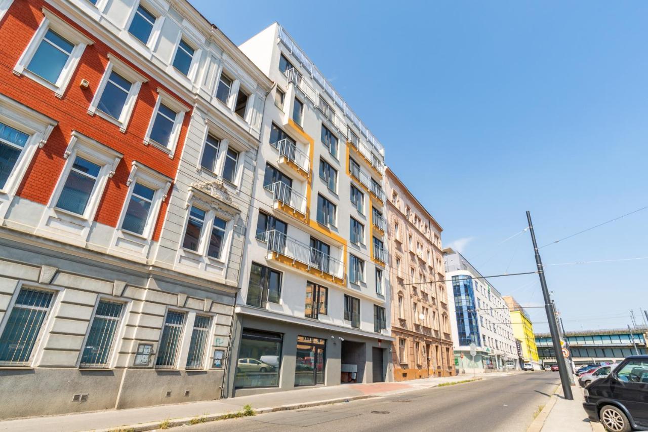 Penthouse # 81 With Panoramic City View In Elite Rezidence With Free Parking Prague Exterior photo